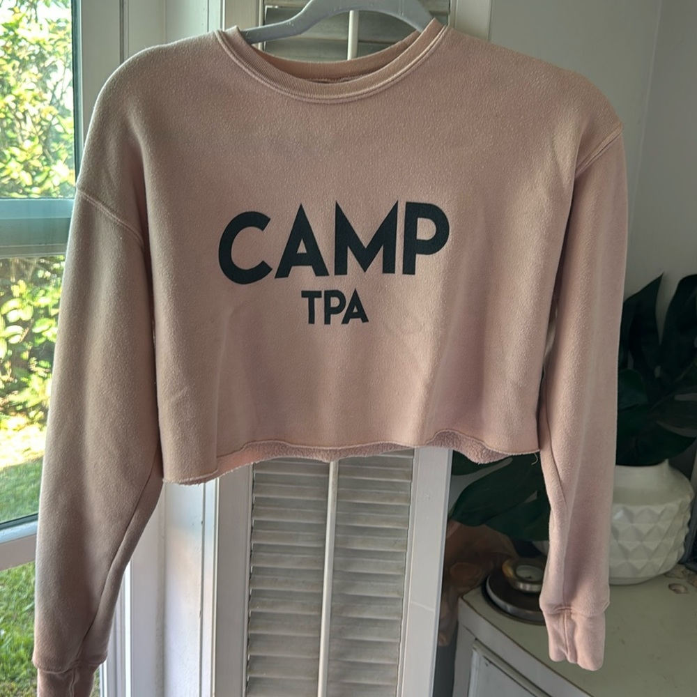 CAMP TAMPA wool light pink sweater crop top